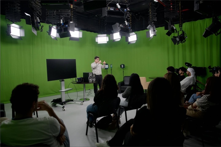 3. Clase en Abu Dhabi University. Foto - Abu Dhabi University (ADU) (Facebook)