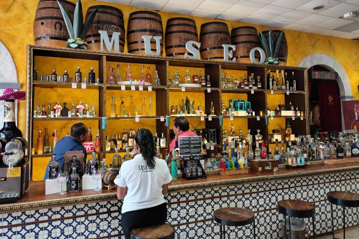3. Plaza La Fiesta Mexican Outlet. Foto - Turibus Cancún (Facebook)