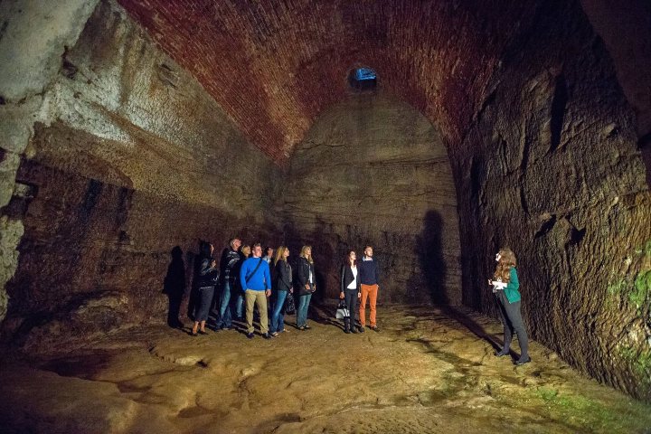 3. Recorrido por el Subterráneo Histórico de la cervecería Pilsen. Foto - Plzeňský Prazdroj (Facebook)