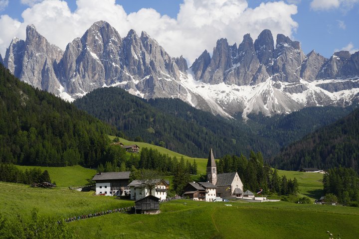 Las Dolomitas en Italia. Foto. - Chensiyuan (Wikipedia)