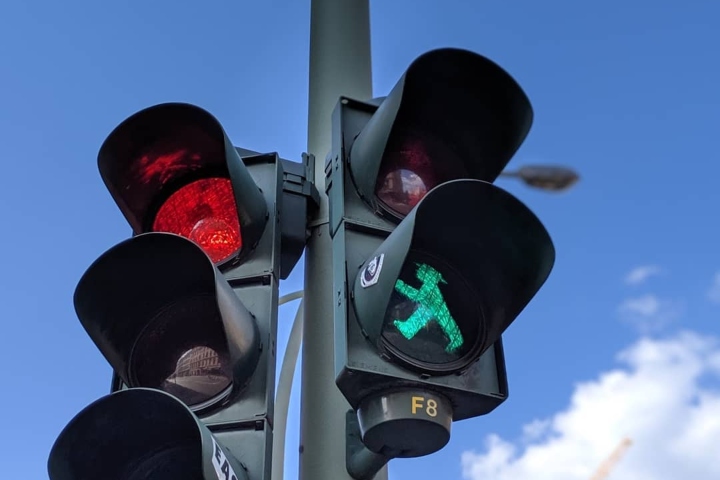 4. Semáforo de Ampelmann. Foto - @techswordshen (Instagram)