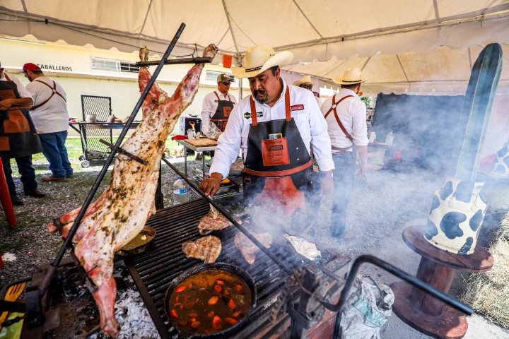4. Zona de parrillas. Foto - Festival Rodeo Saltillo (Facebook)