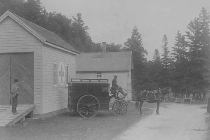 5. Ambulancia en Grosse-Île. Foto - BiblioArchives _ LibraryArchives (Flickr)