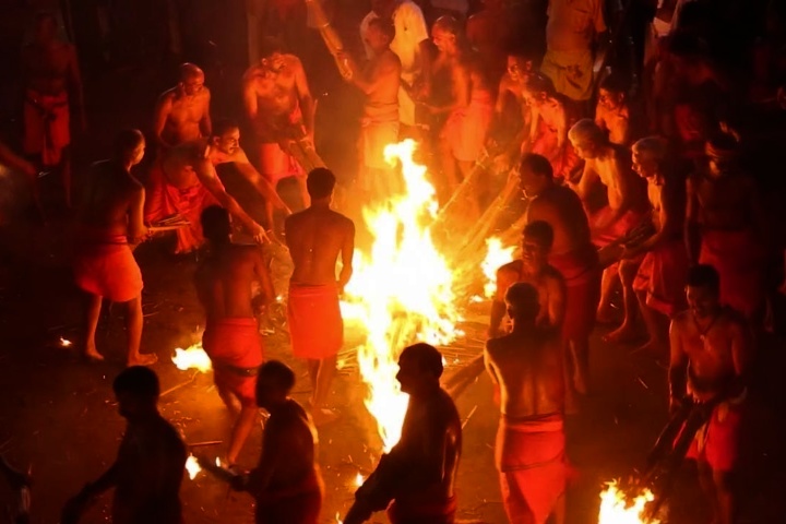 5. Fogata del Agni Keli. Foto - petrotimes