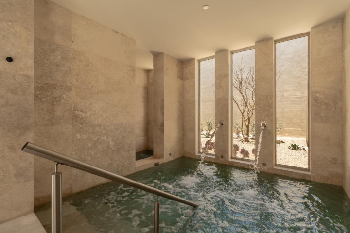 5. Piscina de hidroterapia en Saria Spa. Foto - Hyatt Hotels Corporation