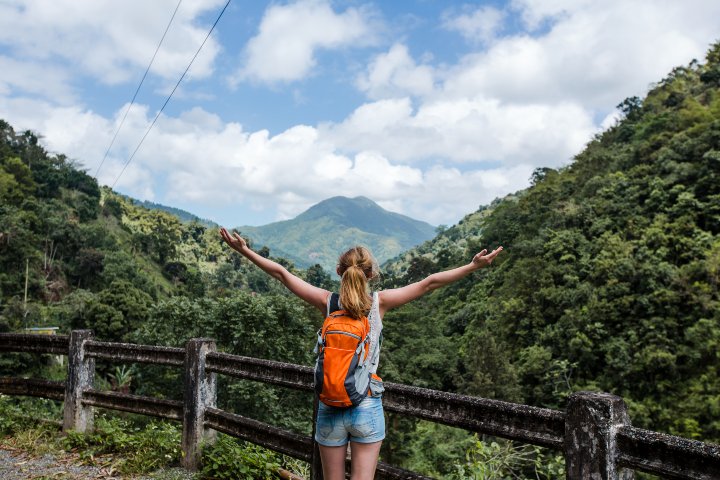 Viajera en Blue Mountain, Jamaica. Foto. - Civitatis