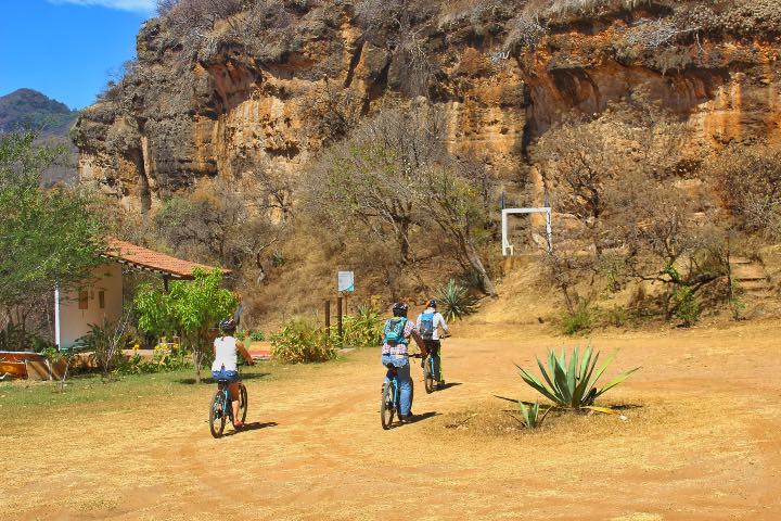 5. Viajeros durante tour en bicicletas. Foto - Archivo MaliKuall
