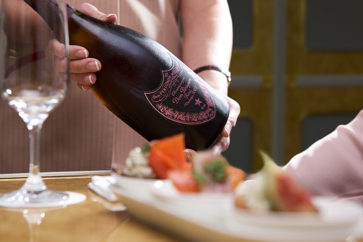 5. Vino Dom Pérignon en Emirates. Foto - Emirates