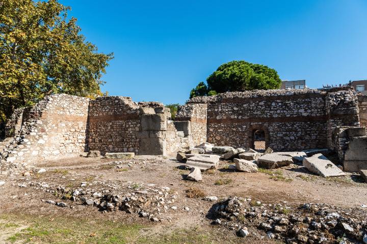 6. Ruinas en Akhisar. Foto - Akhisar (Expedia)