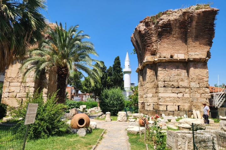 8. Ruinas de la antigua Iglesia de San Juan en Alaşehir. Foto - @eric_huntsman (Instagram)