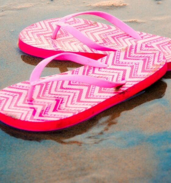 CHANCLAS, SANDALIAS Y HUARACHES. Foto - Gilles Seguin (Instagram)