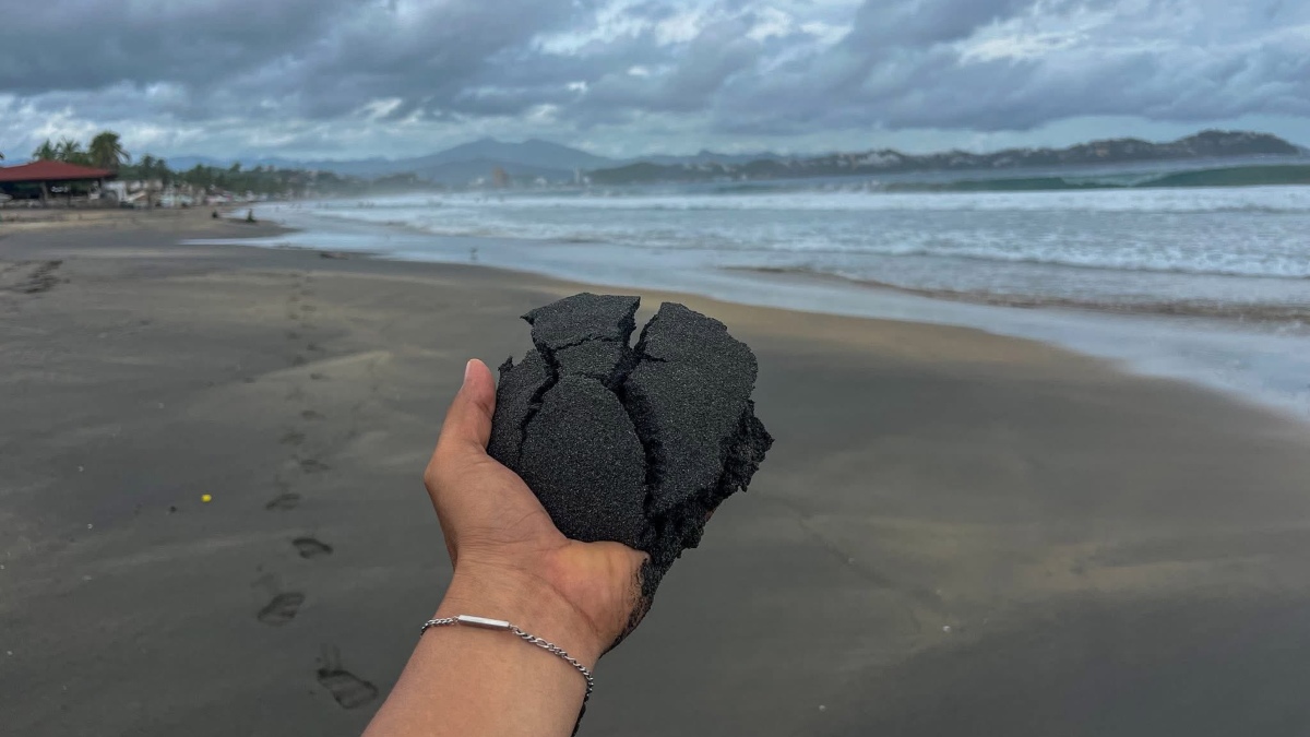 PLAYAS DE ARENA NEGRA EN COLIMA. Foto - Qué Hay En Colima (Facebook)