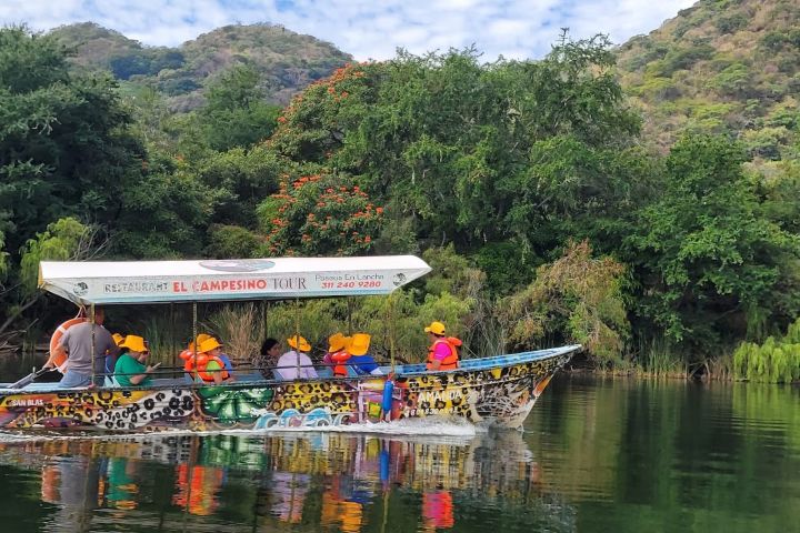 1. Paseo en lancha en Riviera Nayarit. Foto - Archivo Rehiletes