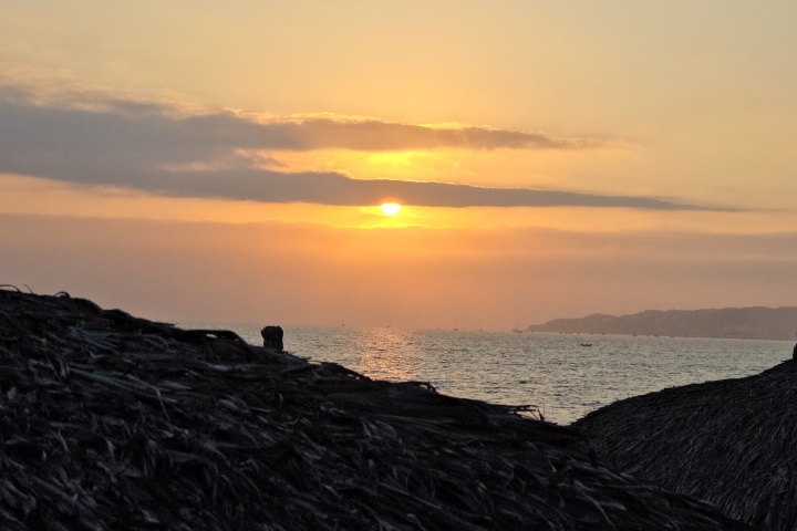 11. Atardecer en Riviera Nayarit. Foto - Archivo Rehiletes