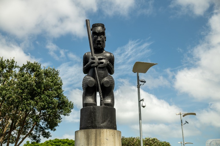 2. Escultura de Tūmatauenga en el Eden Park. Foto - Eden Park