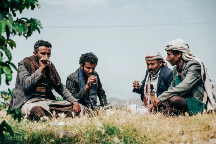 2. Hombres bebiendo café en Yemen. Foto - Green Coffee Collective