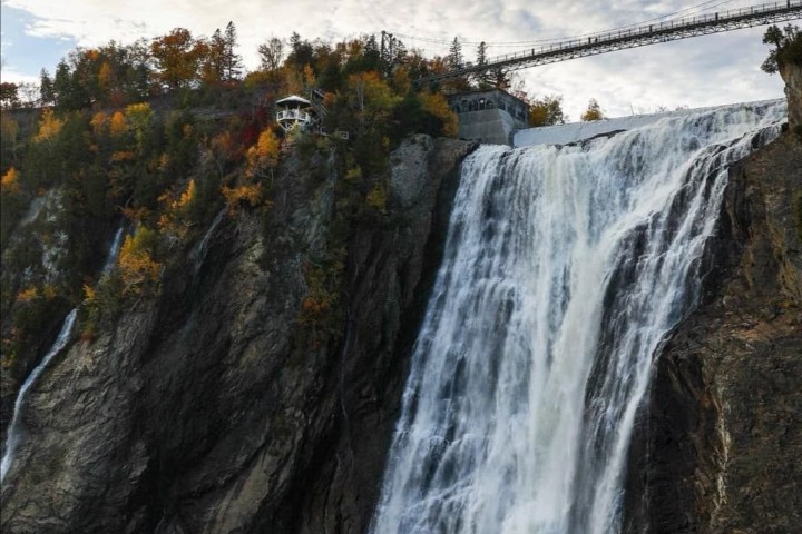 2. La Cascada de Montmorency durante el otoño. Foto - Parc de la Chute-Montmorency (Facebook)