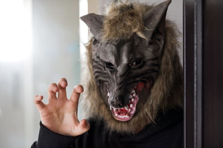 2. Mascara de Hombre Lobo. Foto - blanscape (Getty Images Canva)