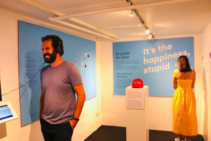 2. Sala de La Política de la Felicidad. Foto - The Happiness Museum (Facebook)