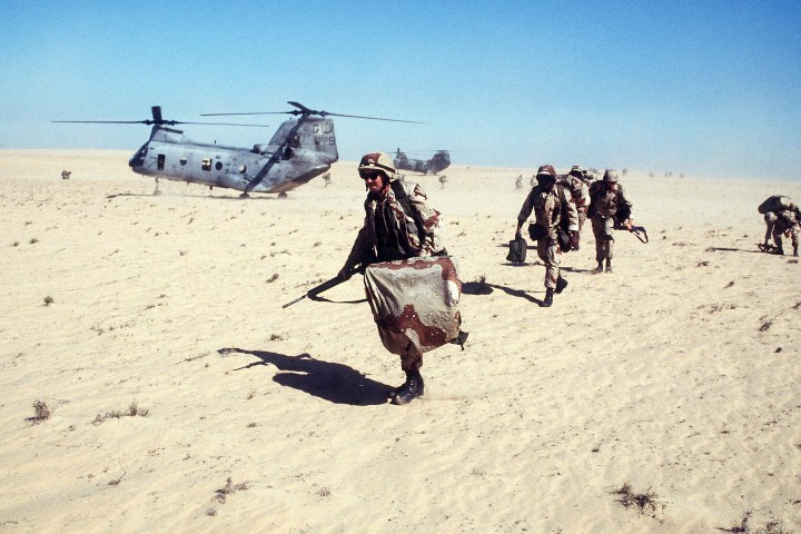 2. Soldados durante la operación Desert Shield and Desert Storm. Foto - Department of War
