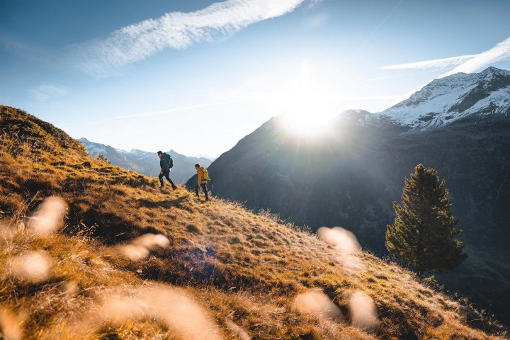 2. Viajeros caminando en Hohe Tauern National Park. Foto - Nationalpark Hohe Tauern (Facebook)