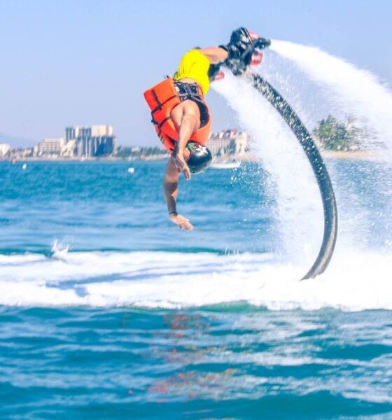 3 DEPORTES EXTREMOS PARA HACER EN PUERTO VALLARTA. Foto - Flyboard PV (Facebook)
