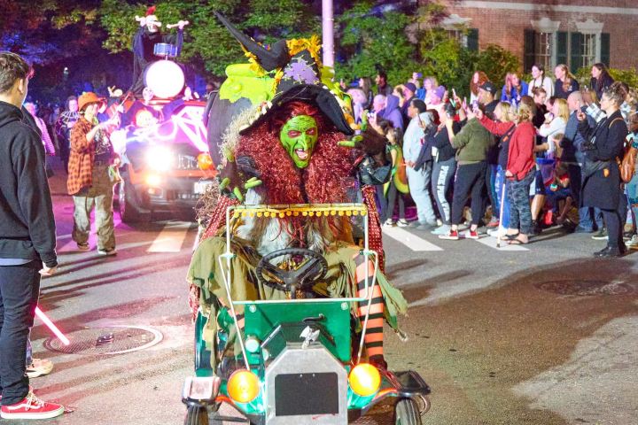 3. Desfile durante el Haunted Happenings. Foto - Salem Haunted Happenings (Facebook)