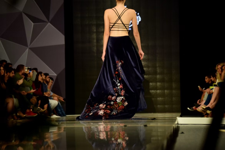 3. Pasarela durante la Semana de la Moda en Milán. Foto - Rudy Issa (Unsplash)