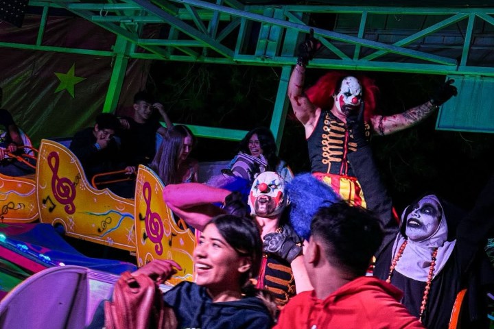 4. Juegos de feria en Halloween Zoo. Foto - Halloweenzoo (Facebook)