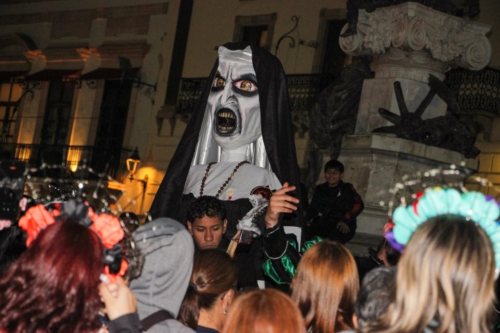 4. Mojiganga en Guanajuato. Foto - Samantha Smith (Facebook)