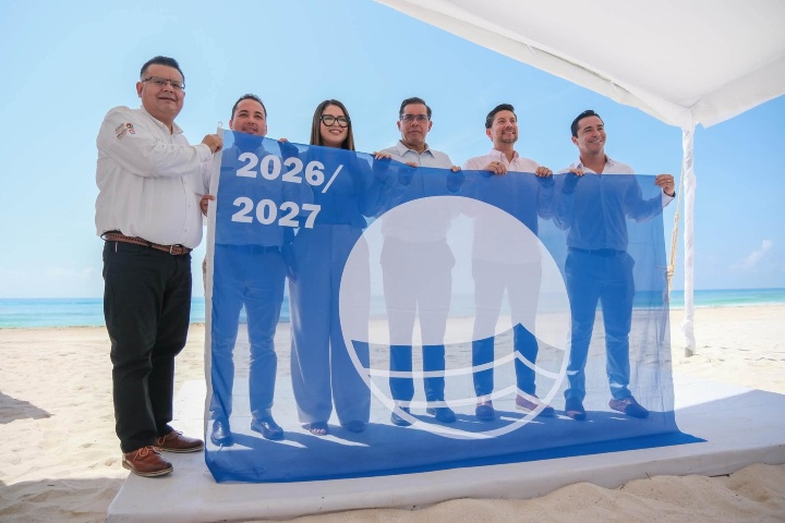 Recibimiento de la distinción Blue Flag en Cancún. Foto. - Ayuntamiento de Benito Juárez (Facebook)