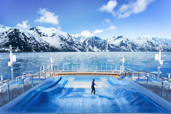 5. Flowrider en Ovation of the Seas. Foto - Royal Caribbean