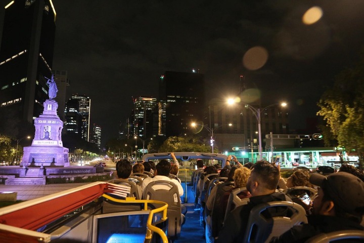 5. Turibus nocturno. Foto - Viator
