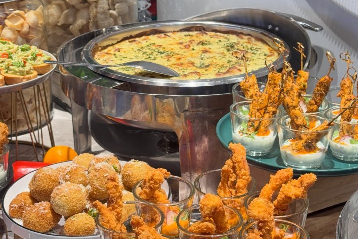 7. Buffet en Indus Putrajaya by BoraOmbak . Foto - Indus Putrajaya by BoraOmbak (Facebook)