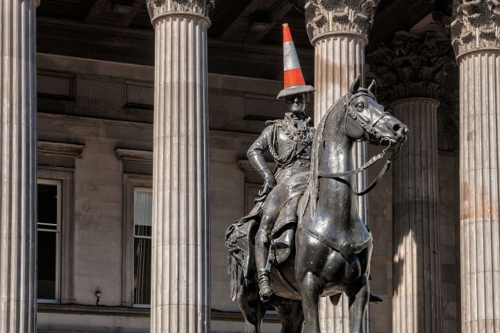 7. Estatua del duque de Wellington con cono en la cabeza. Foto - theasis (Getty Images)