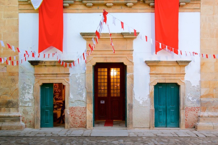 9. Calle en Paraty. Foto - Brasil (Expedia)