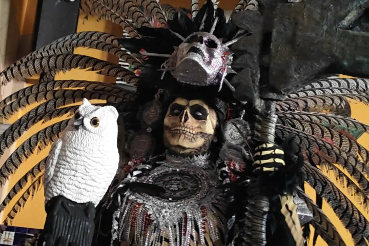 9. Catrina durante conferencia del Festival de Día de Muertos 2026. Foto - Gus Espinosa
