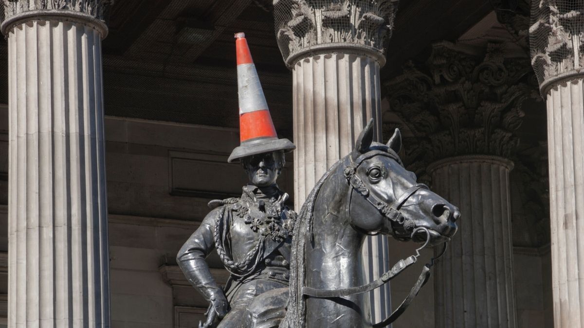 PORQUE LOS ESCOCESES PONEN CONOS DE VIALIDAD EN LAS ESTATUAS. Foto - theasis (Getty Images)