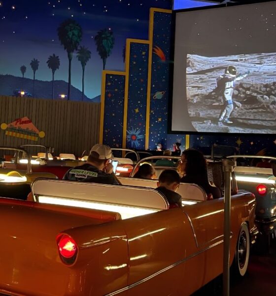 SCI-FI DINE-IN THEATER. Foto - Sunshine Whispers